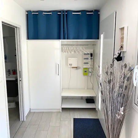 Holiday home De La Brehal